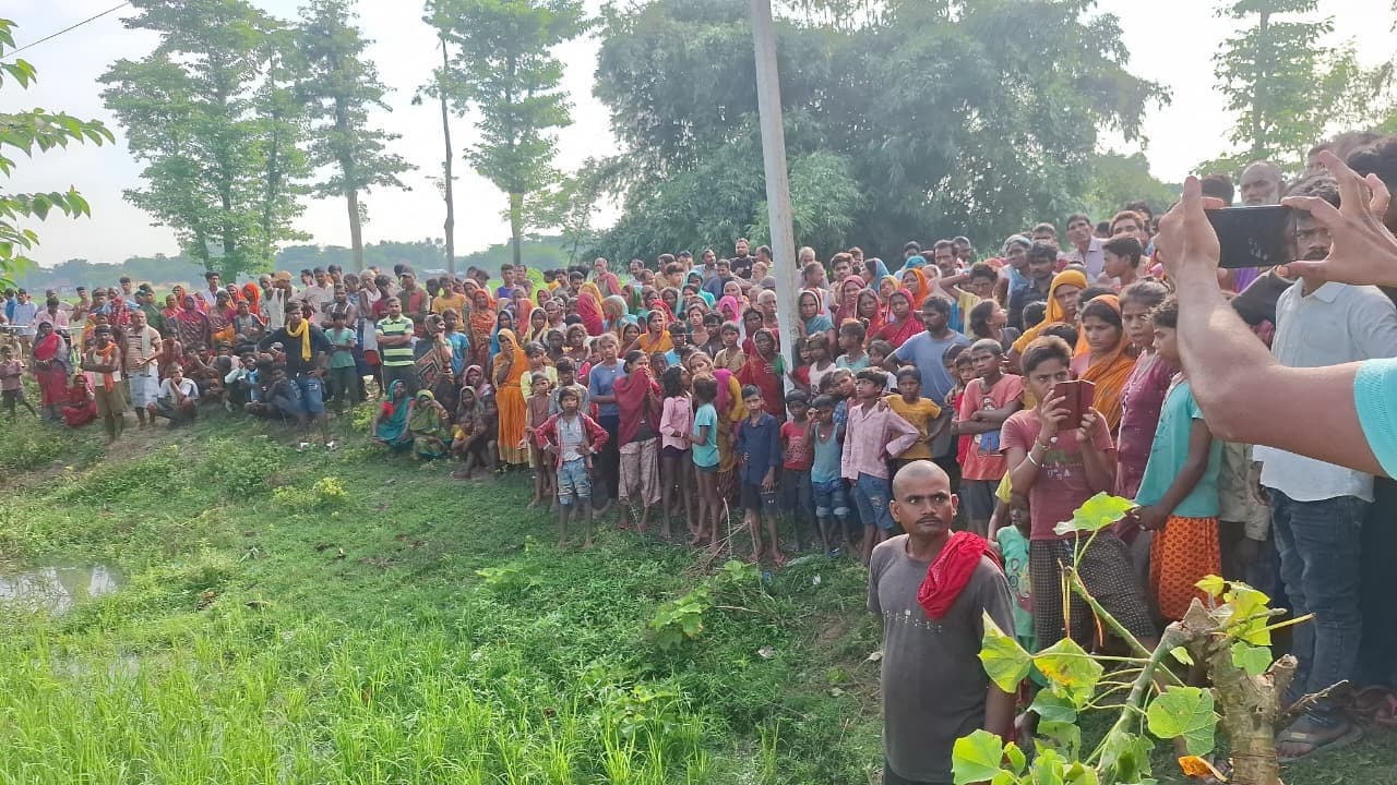 धान के खेत में मिला एक व्यक्ति का शव