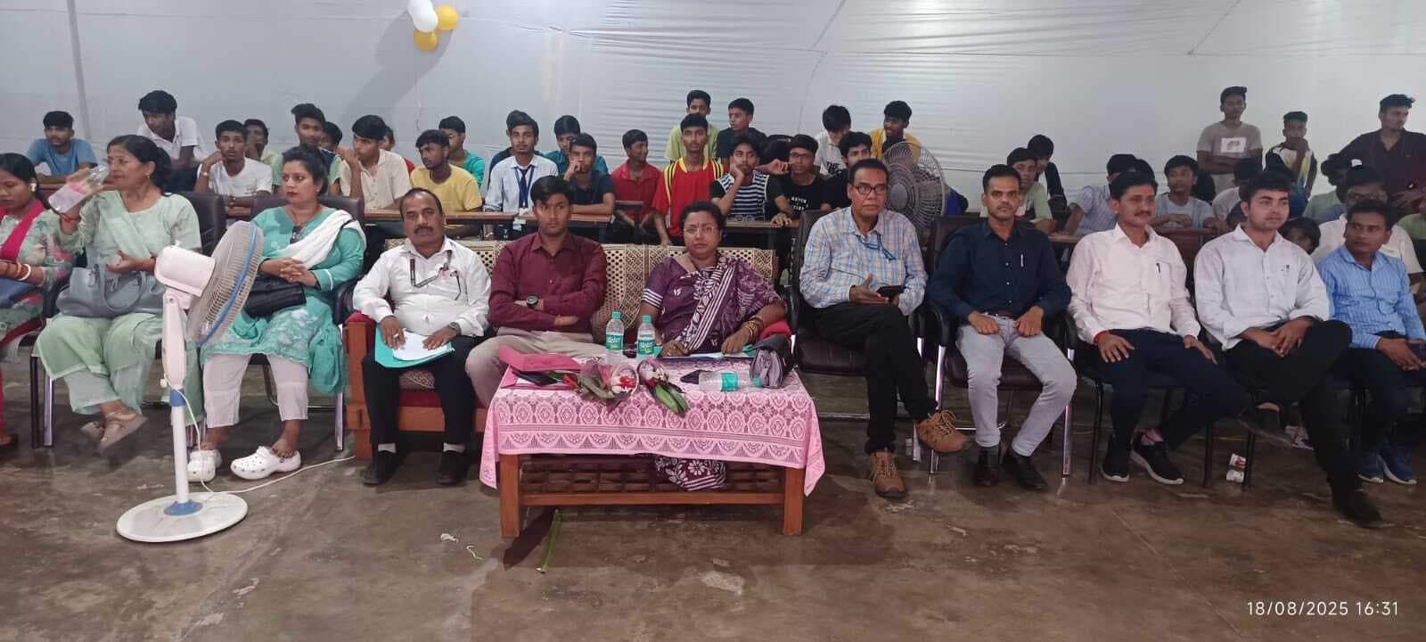 नवोदय विद्यालय में दो दिवसीय कटिहार संकुल स्तरीय कला उत्सव शुरू