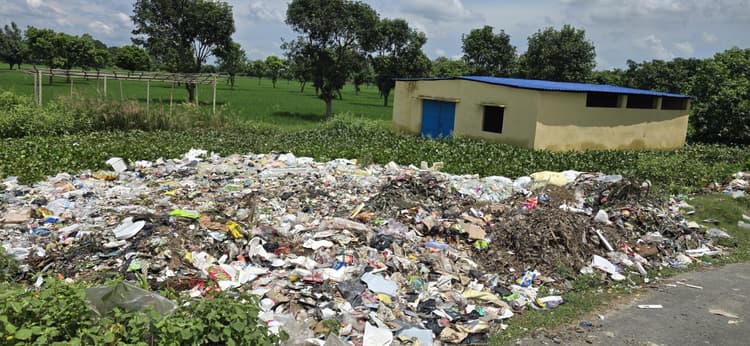 आजमनगर में लोहिया स्वच्छ बिहार अभियान की उड़ रही धज्जियां