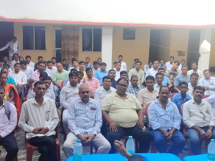 स्कूली बसों में एक शिक्षक या स्टाफ की नियुक्ति जरूरी : बीडीओ