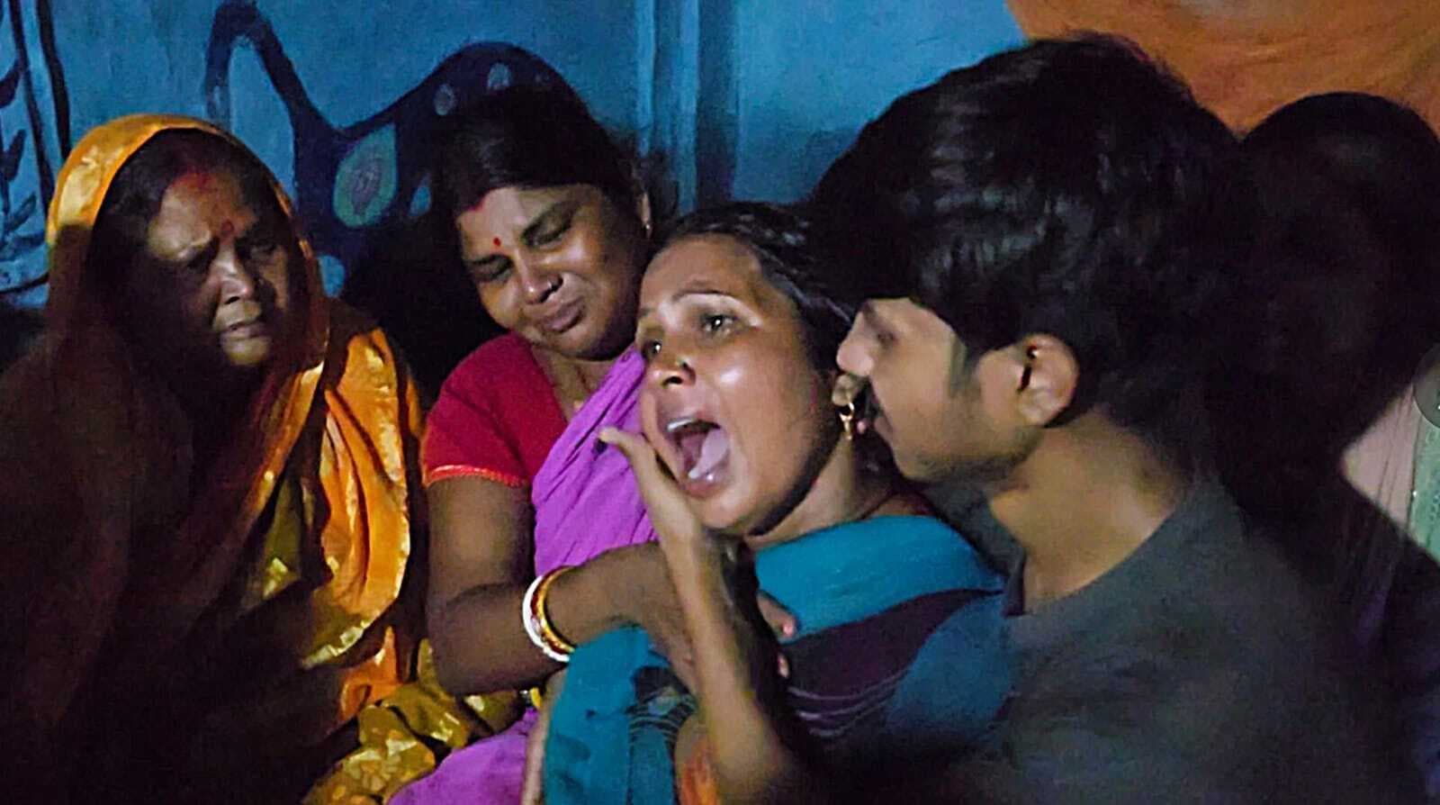 शौचालय की टंकी में सेटरिंग खोलने के दौरान दम घुटने से एक मजदूर की मौत, दूसरा गंभीर