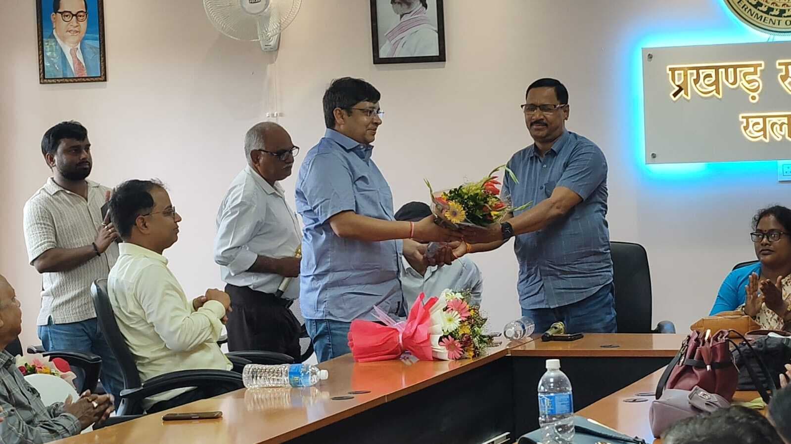 खलारी में निवर्तमान बीडीओ संतोष कुमार को दी गयी विदाई