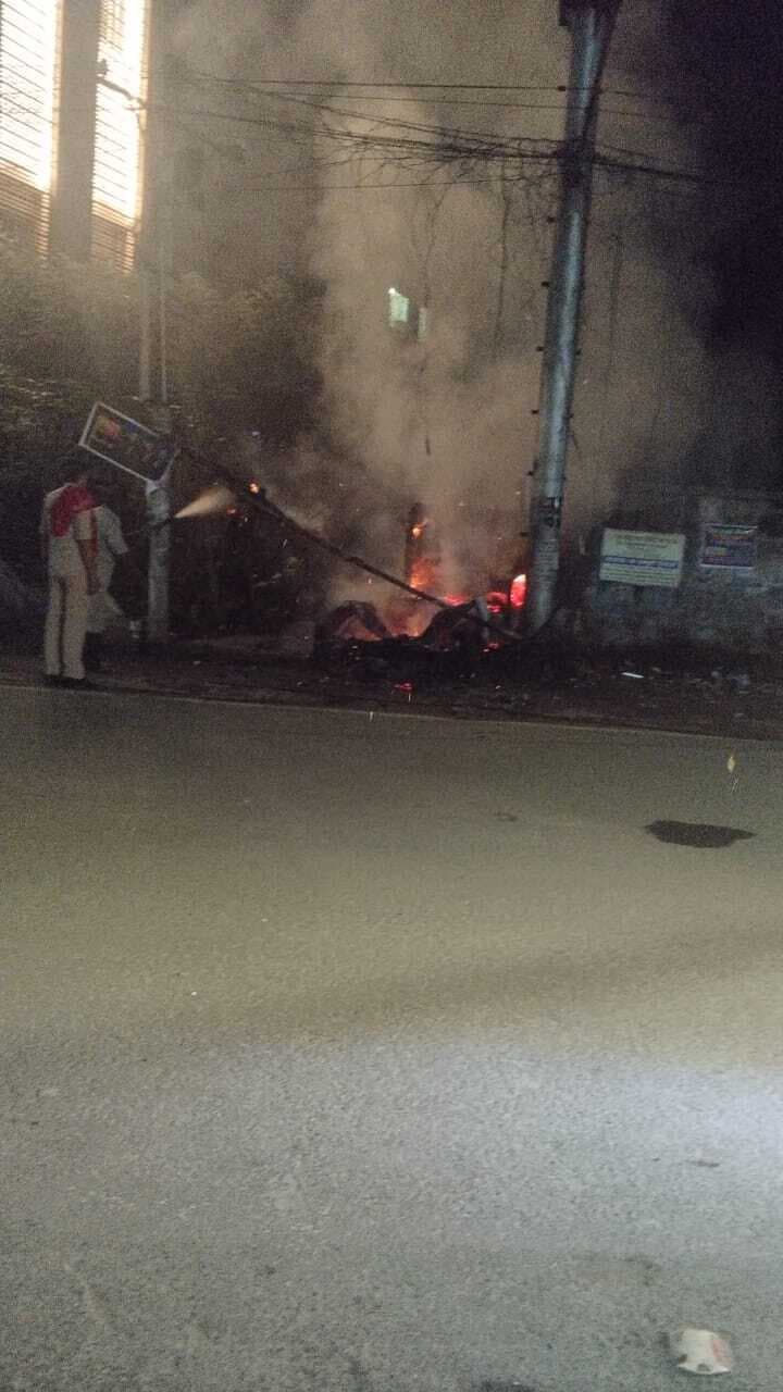 Deoghar news : बिहारी लाल चक्रवर्ती रोड पर चाय-पान गुमटी में लगी आग