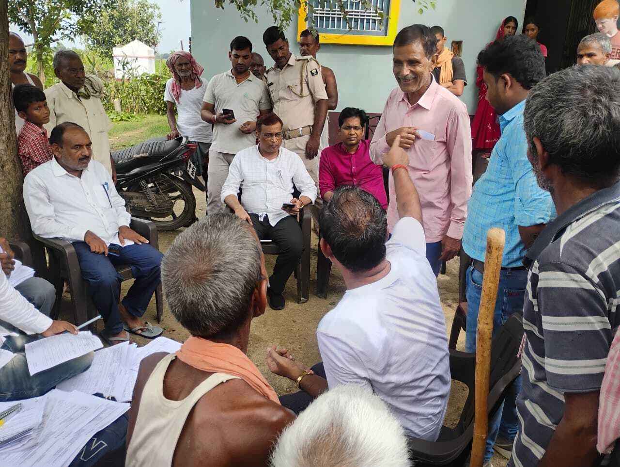 राजस्व महा-अभियान के तहत जमाबंदी पर्चा वितरित, रैयतों को किया जा रहा जागरूक