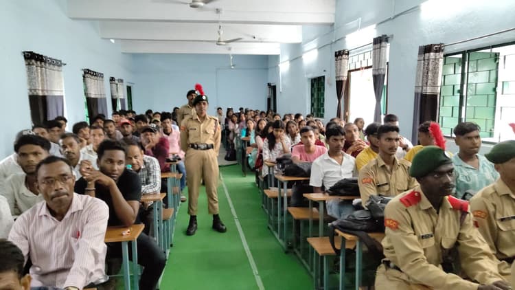 Giridih News :झारखंड कॉलेज डुमरी में पैरेंट्स-टीचर मीटिंग