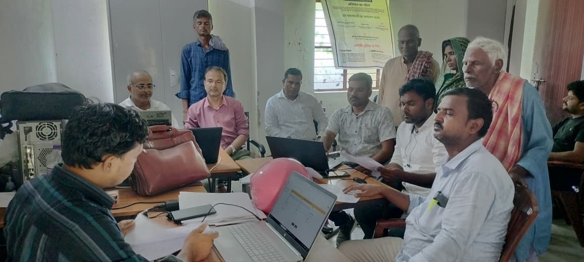 राजस्व महाअभियान के तहत घीवहा पंचायत में प्रथम शिविर, लोगों की जुटी भीड़