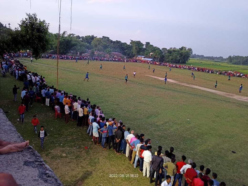 स्व अमरेंद्र यादव मेमोरियल फुटबॉल टूर्नामेंट का समापन, मधुबनी बना विजेता