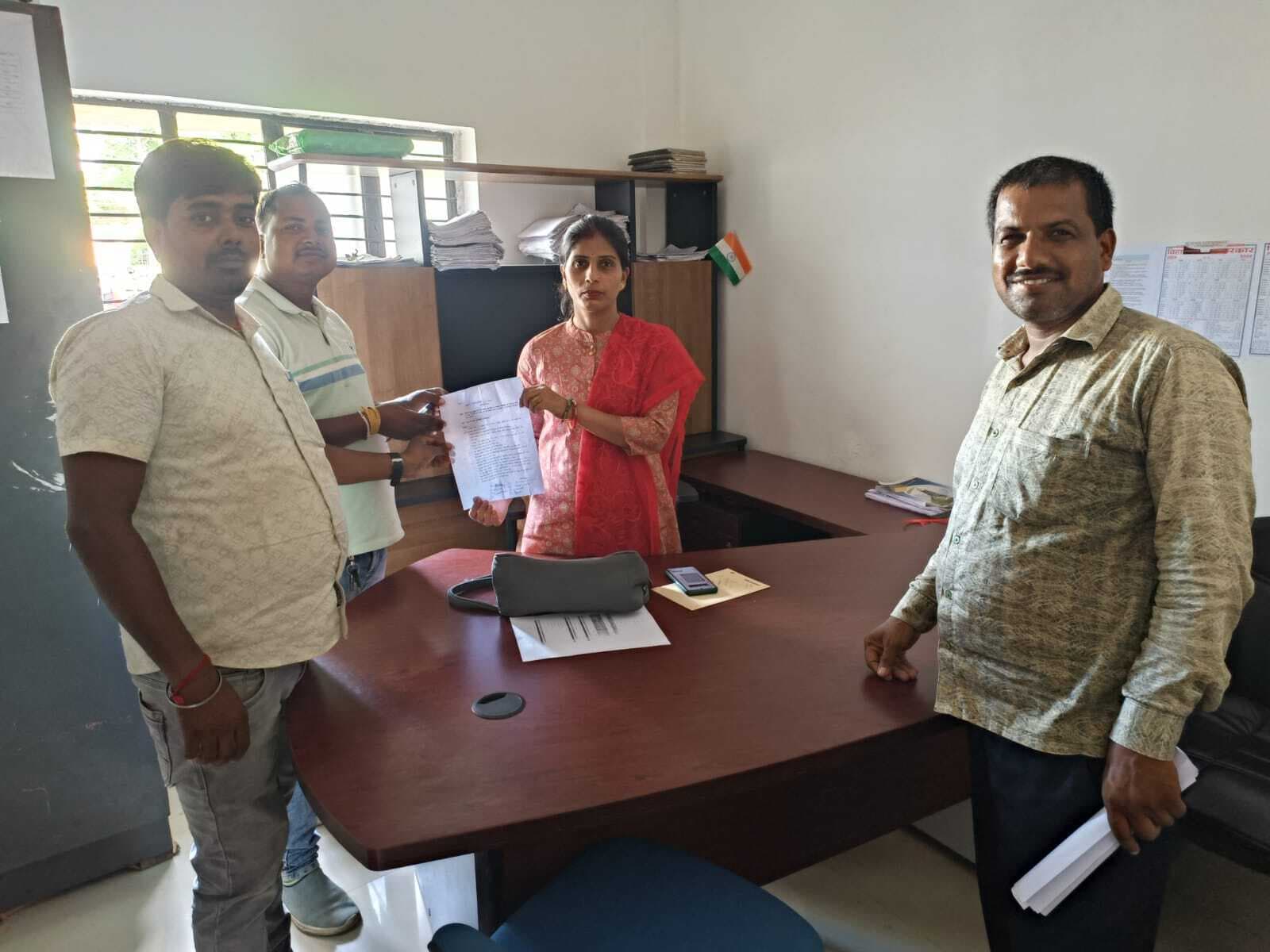 स्वच्छता पर्यवेक्षक व कर्मी पटना के लिए रवाना, मांगों को लेकर आज देंगे धरना