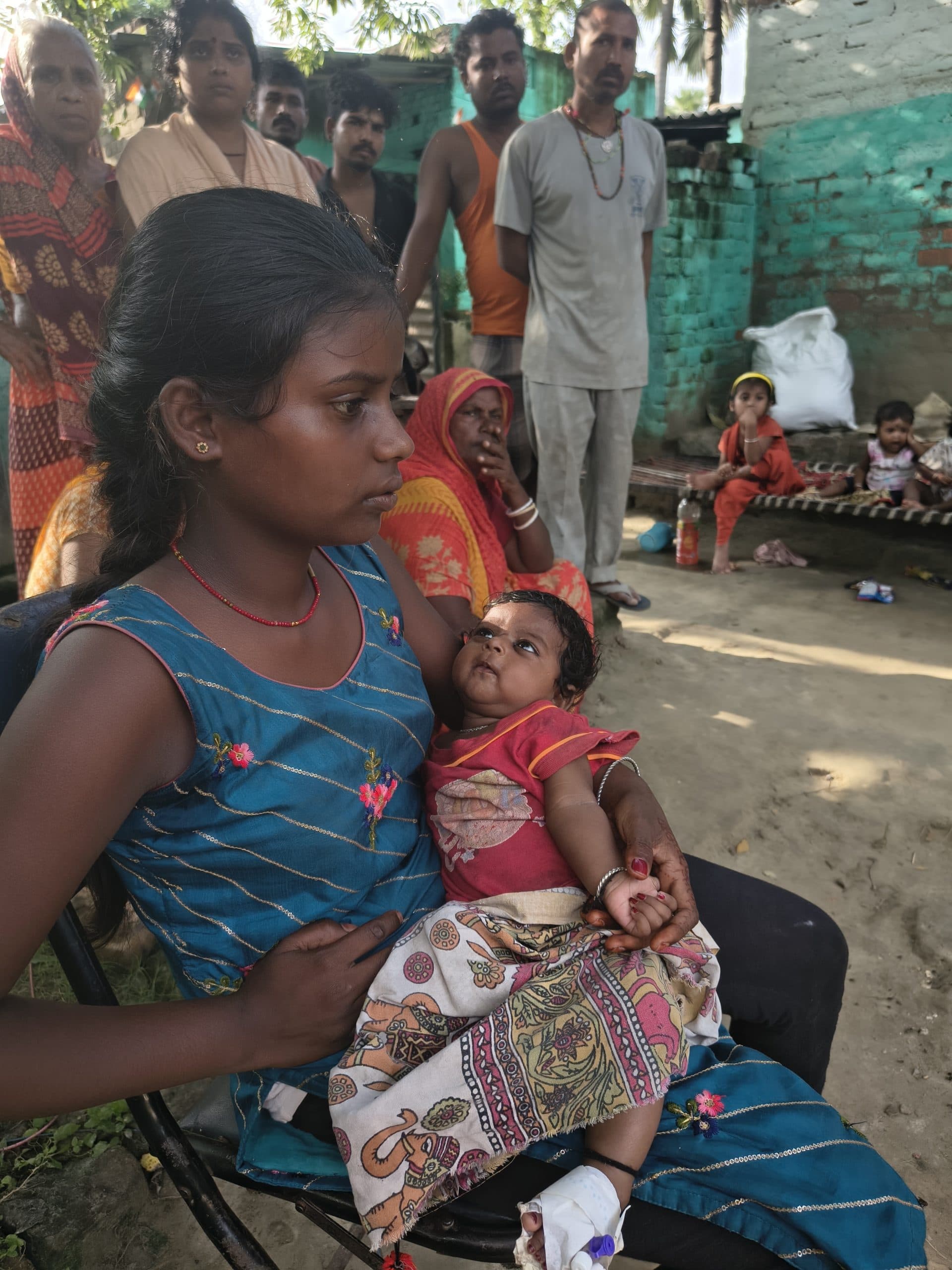 Samastipur News:अंशु को देख भावविह्वल हो रहे गांव के लोग