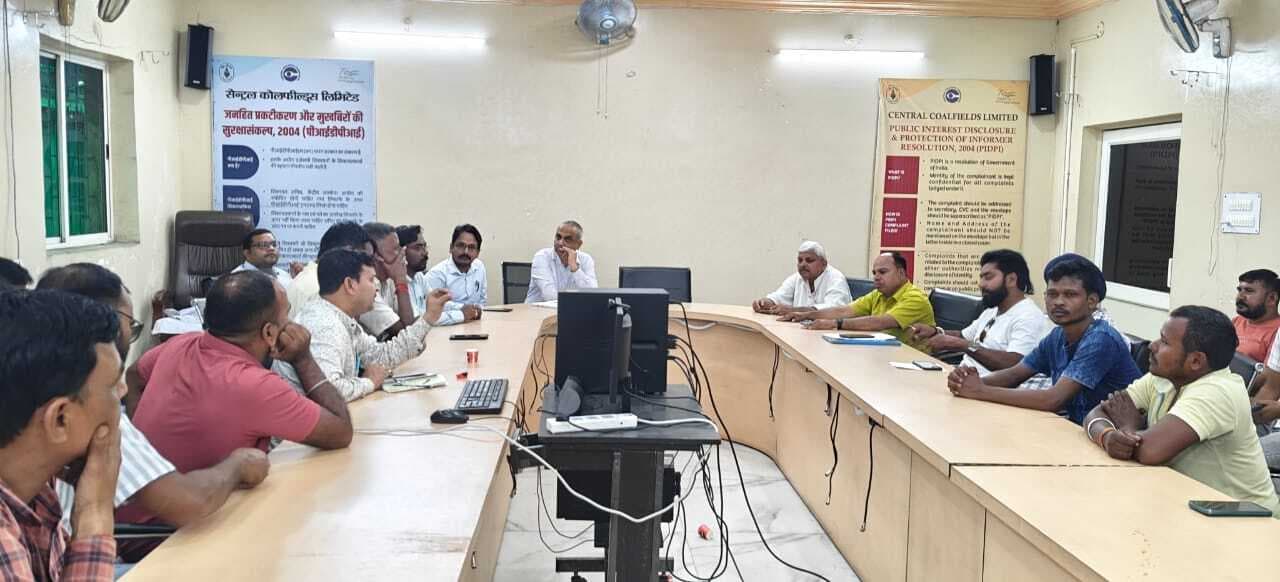 प्रबंधन ने मानी पिपरवार के वाहन चालकों की सभी मांगे, आंदोलन खत्म