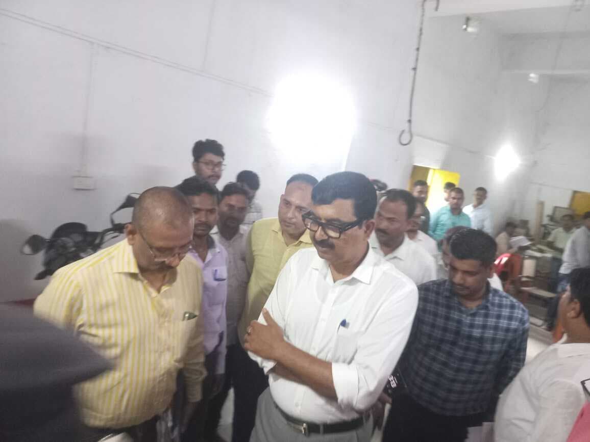 डीएम ने एसआइआर कार्यों में तेजी लाने के दिए निर्देश