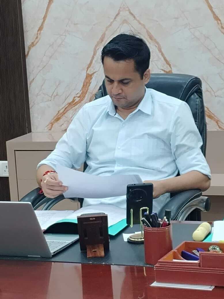 Madhubani News : समग्र ट्रैफिक योजना बनाएं अधिकारी : जिलाधिकारी