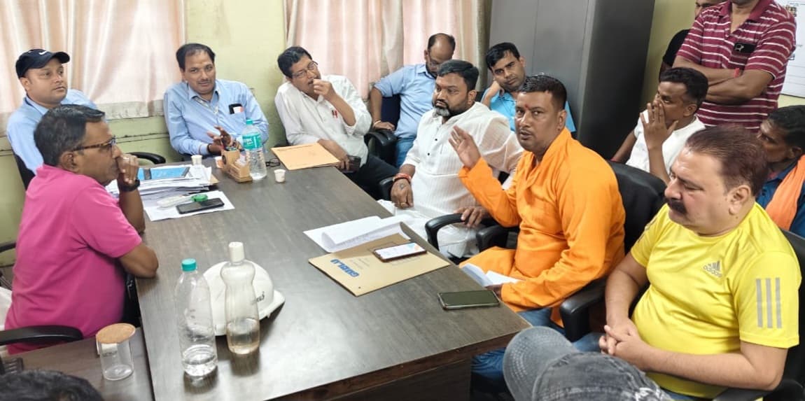 Dhanbad News : मजदूरों की मांगों को लेकर वाशरी प्रबंधन से वार्ता विफल