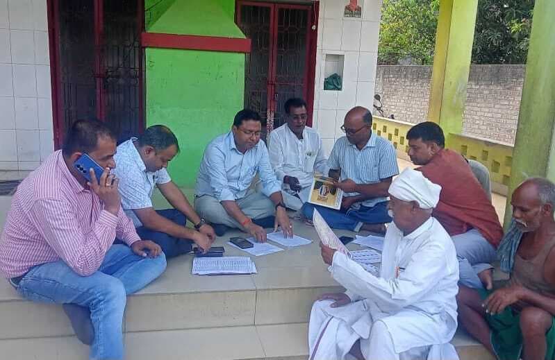 मतदान केंद्रों का एसडीएम ने किया निरीक्षण, लोगों से मतदाता सूची का अवलोकन करने की अपील