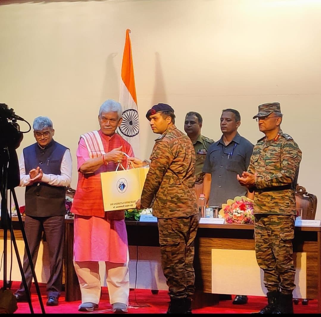 सुपौल के लाल को मिला बड़ा सम्मान, अमरनाथ यात्रा मार्ग पर उत्कृष्ट कार्य के लिए कर्नल संदीप झा सम्मानित