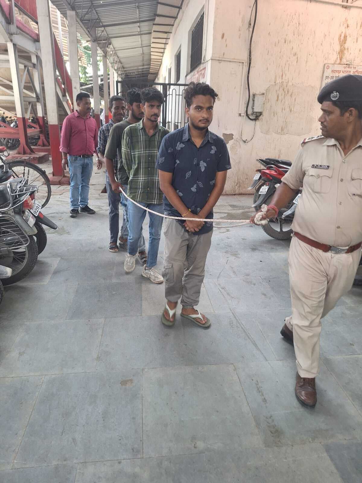 Samastipur News:चेन पुलिंग को लेकर छात्रों को दी गयी हिदायत