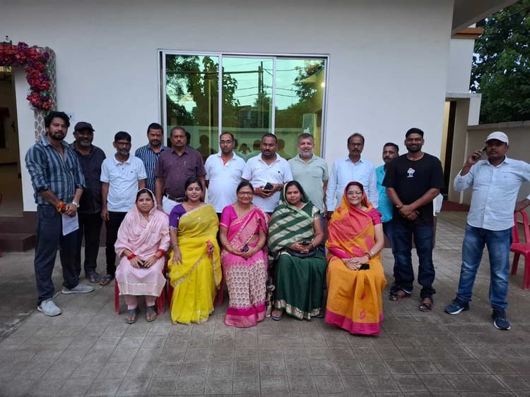 Deoghar news : निवर्तमान पार्षदों ने निगम की कार्यशैली पर जतायी नाराजगी, सफाई एजेंसी के कार्यों पर उठाये सवाल