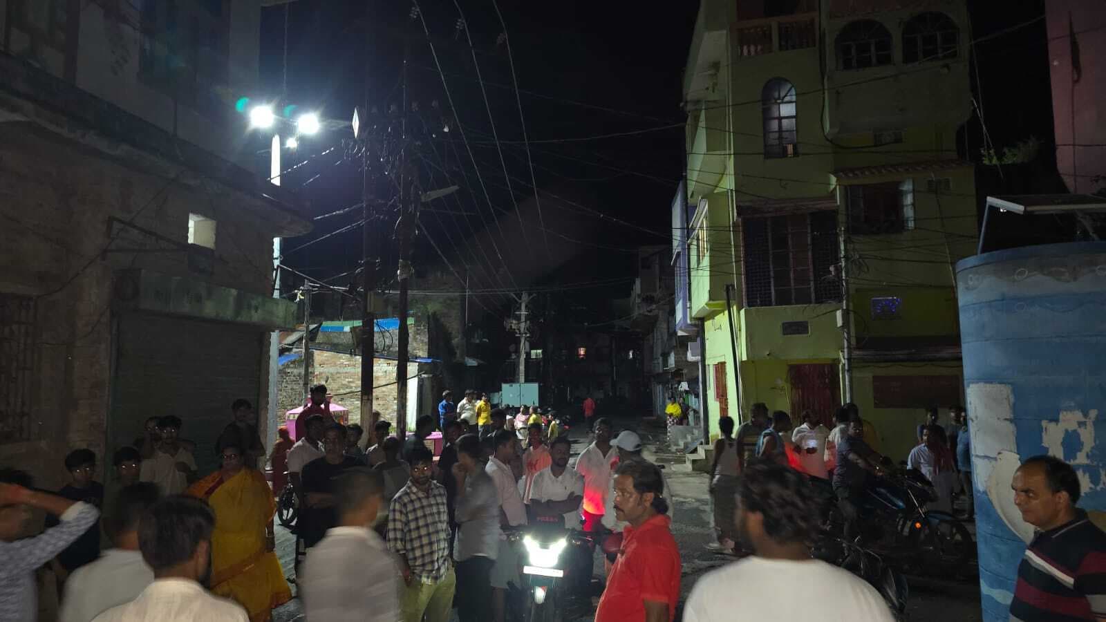 तीन फोन, तीन बैंक खाते व कागजात से भरे चार लिफाफों के साथ लौटी ईडी की टीम