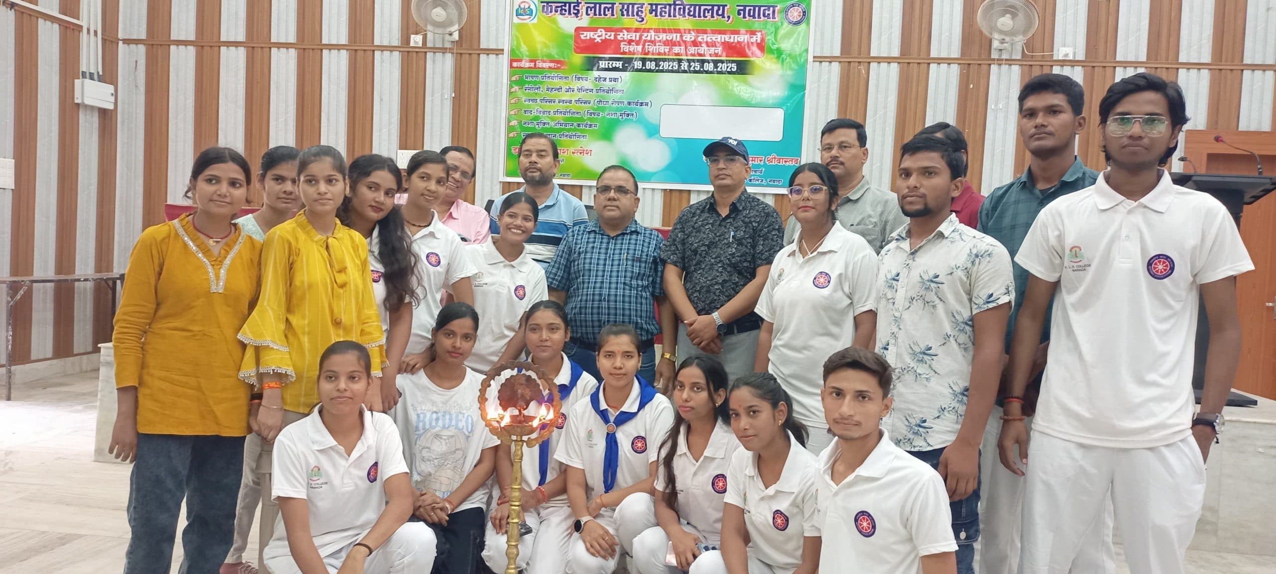 भाषण प्रतियोगिता में खुशी को मिला पहला स्थान