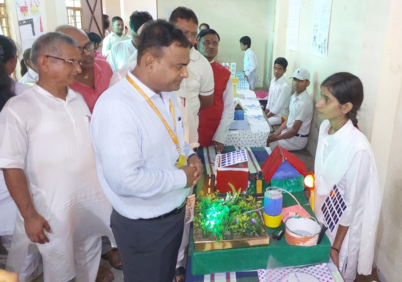 स्कूल के नन्हें वैज्ञानिक ही बड़े होकर बनते वैज्ञानिक