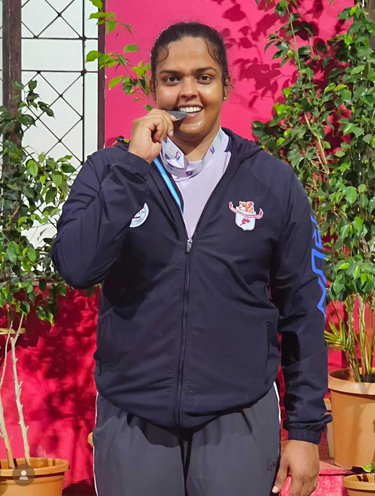 राष्ट्रीय एथलेटिक्स में बड़हिया की दिव्या शांडिल्य ने जीता रजत