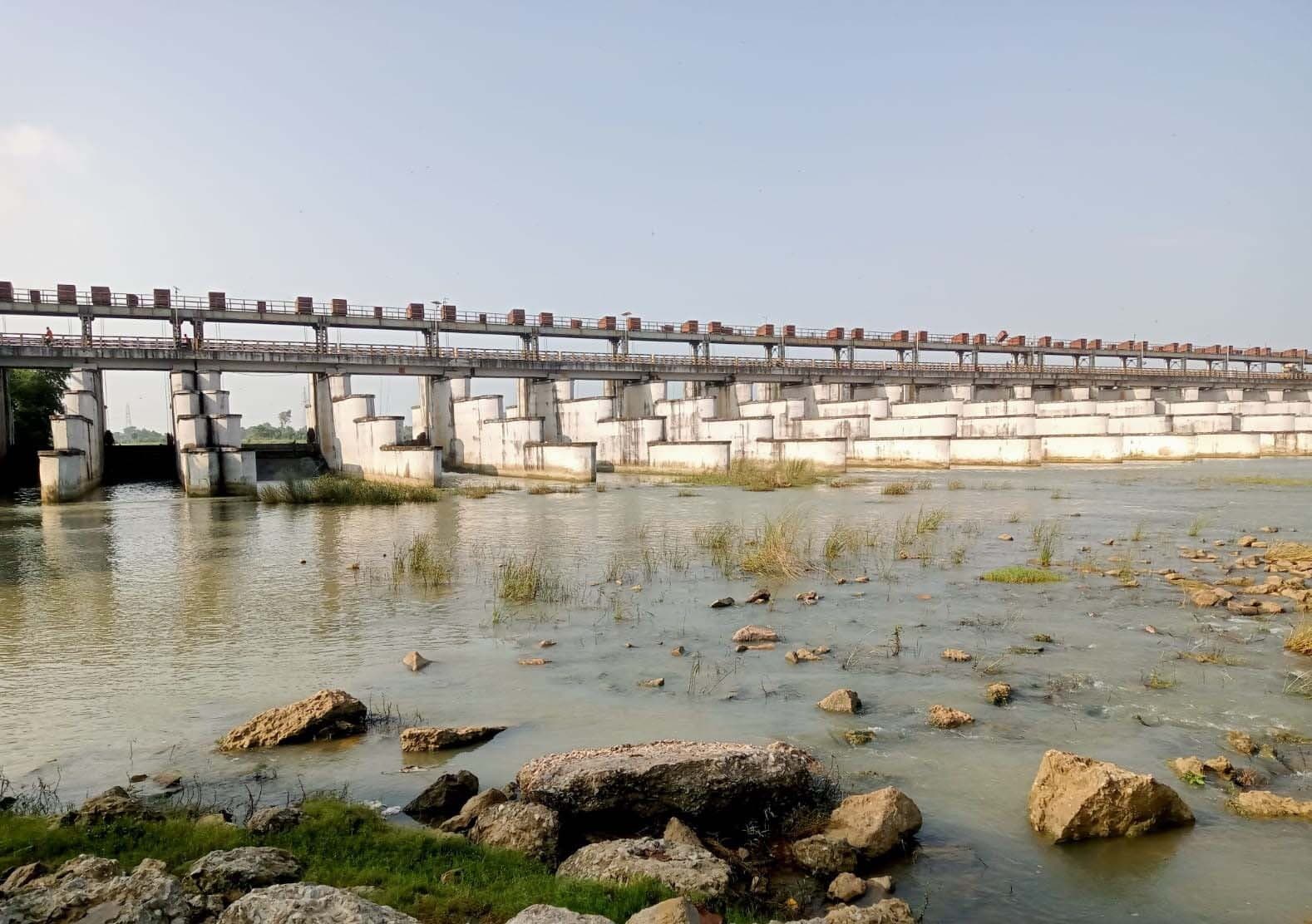 बराज के फाटक को उठाने वाले मोटर की चोरी का प्रयास, किया क्षतिग्रस्त