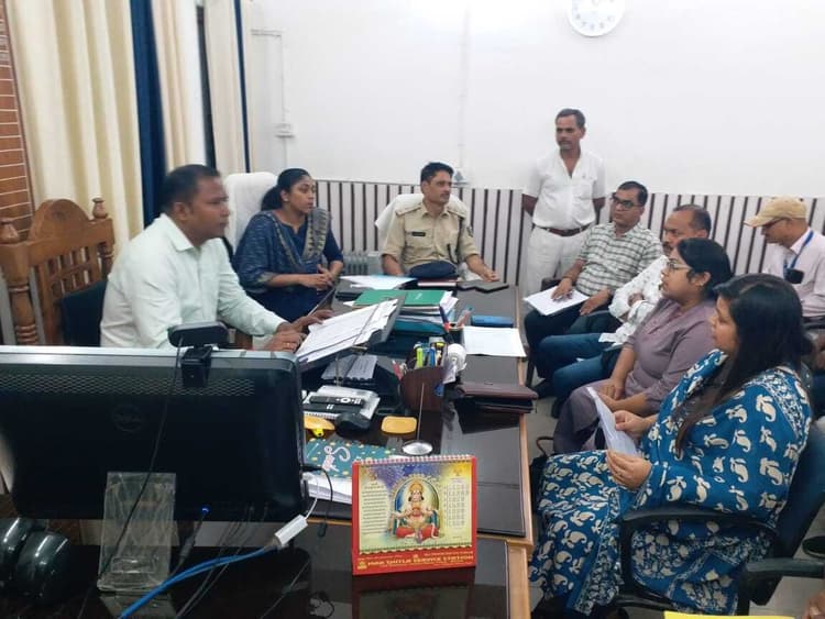 अंतरराष्ट्रीय पितृपक्ष मेले की तैयारी को लेकर एसडीओ ने की बैठक, दिये निर्देश