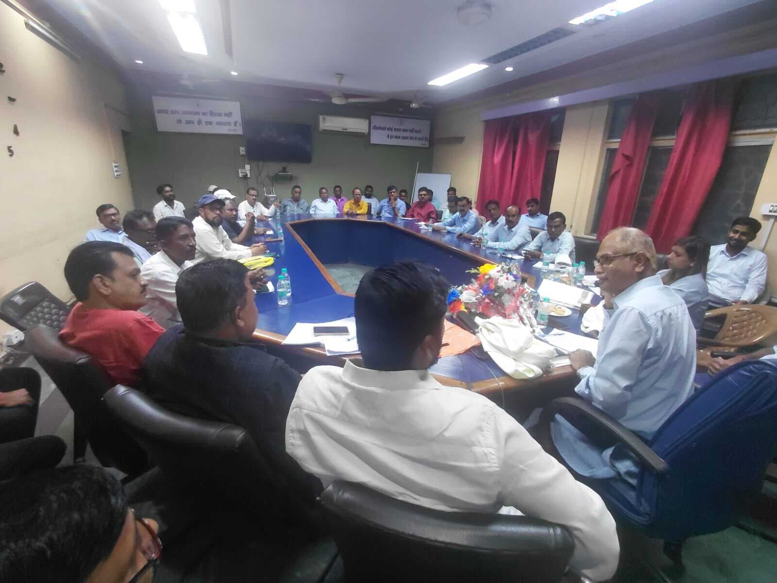 Bokaro News : 22 सूत्री मांगों को लेकर क्षेत्रीय प्रबंधन के साथ आरकेएमयू की वार्ता