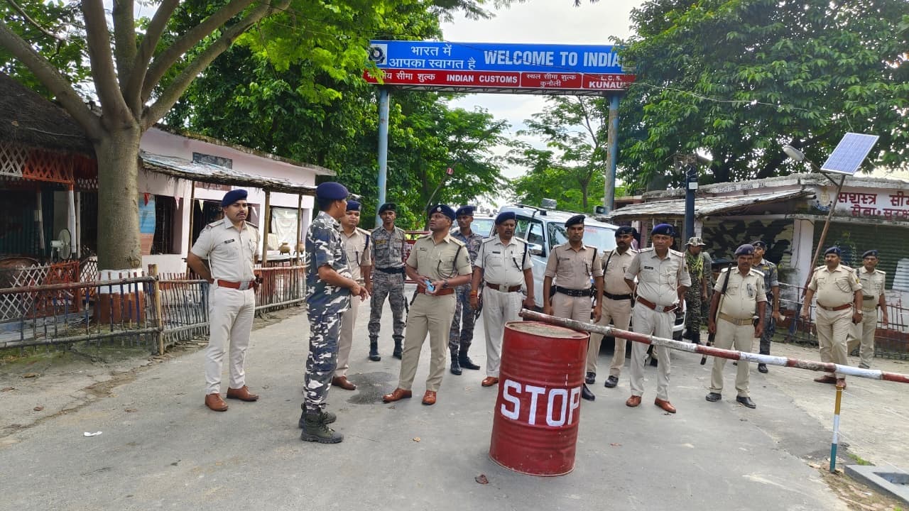 इंडो-नेपाल बॉर्डर के सभी चेकपोस्टों का एसपी ने किया निरीक्षण