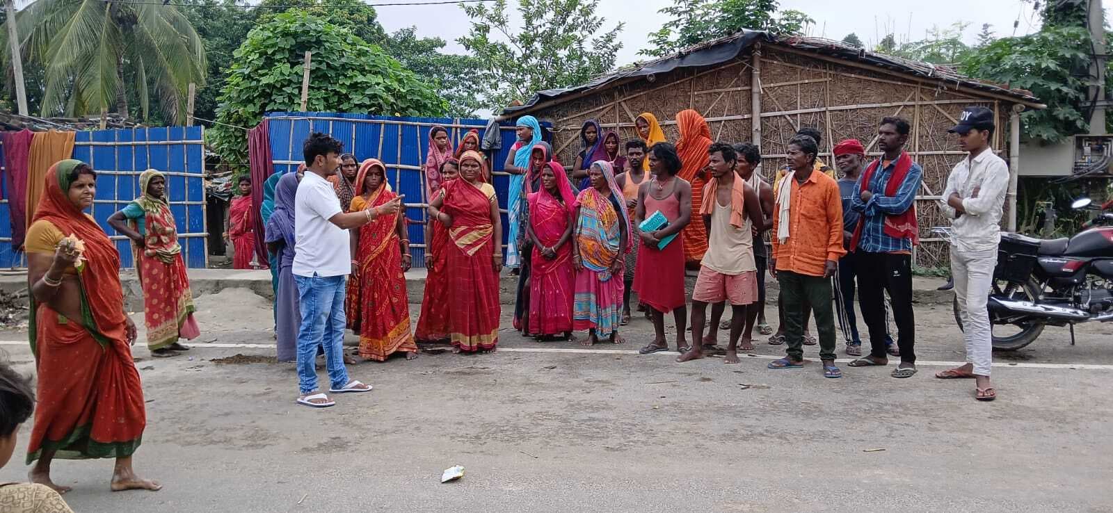 वोटर लिस्ट सुधार में गड़बड़ी का आरोप, कांग्रेस नेता ने ग्रामीणों से की जागरूक रहने की अपील