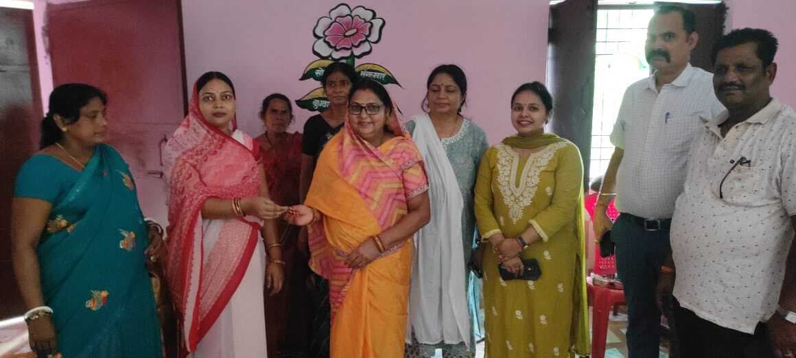 14 लाख 98 हजार की लागत से निर्मित आंगनबाड़ी केंद्र का प्रमुख ने किया उद्घाटन