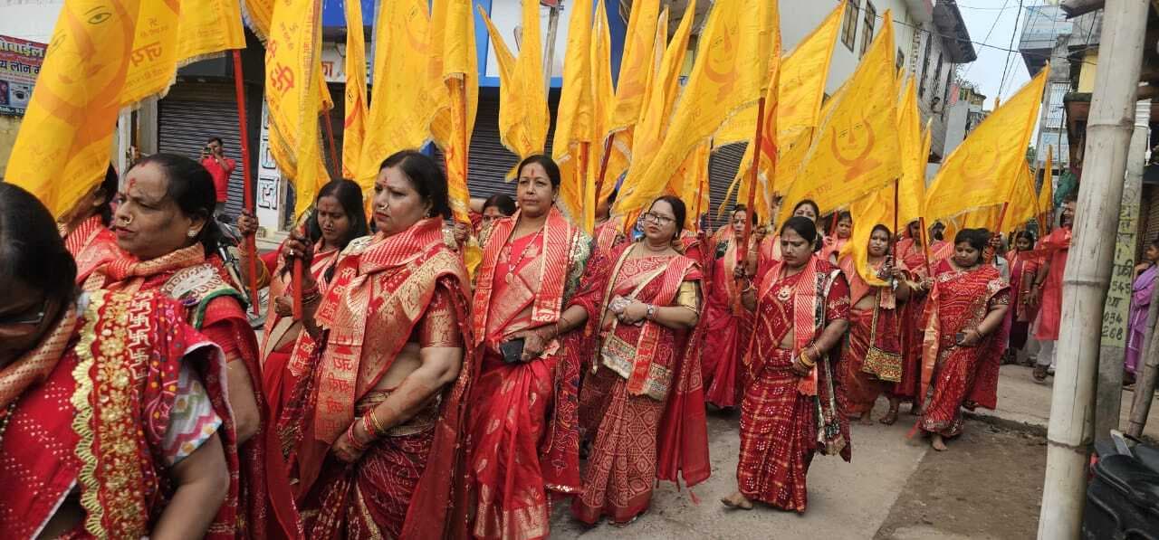 राणी सती दादी महोत्सव पर निकाली गई भव्य निशान यात्रा