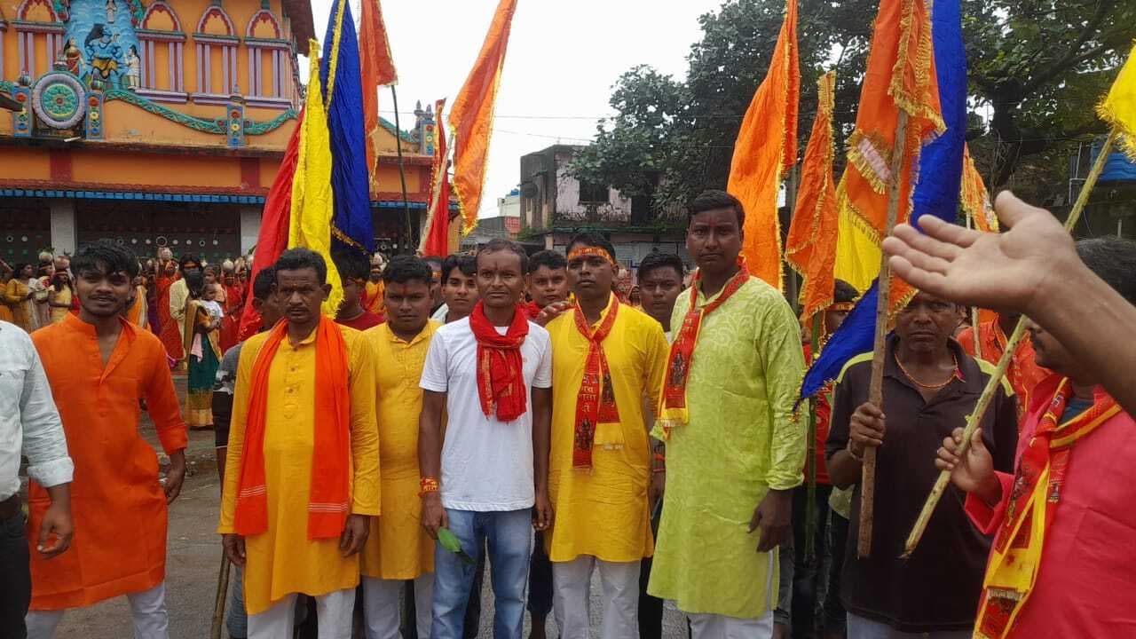 Dhanbad News : मां भद्रकाली मंदिर गोलमारा से निकली कलश यात्रा