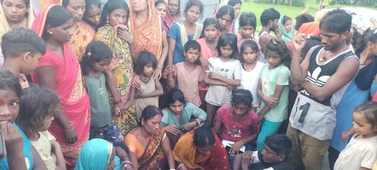 hajipur news. गाछी में खेलने गये भाई-बहन की जेसीबी से खोदे गये गड्ढे में डूबने से मौत