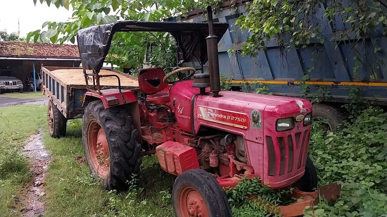 अवैध बालू ले जा रहे ट्रैक्टर को पुलिस ने किया जब्त