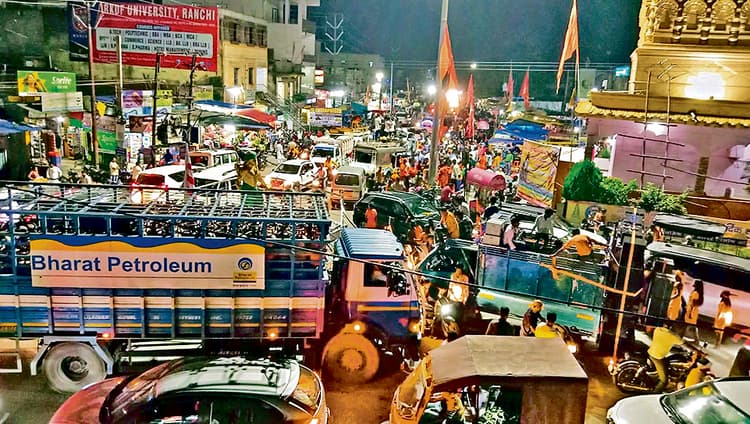 Bokaro News : जैनामोड़ बाजार में जाम से राहगीर हो रहे परेशान
