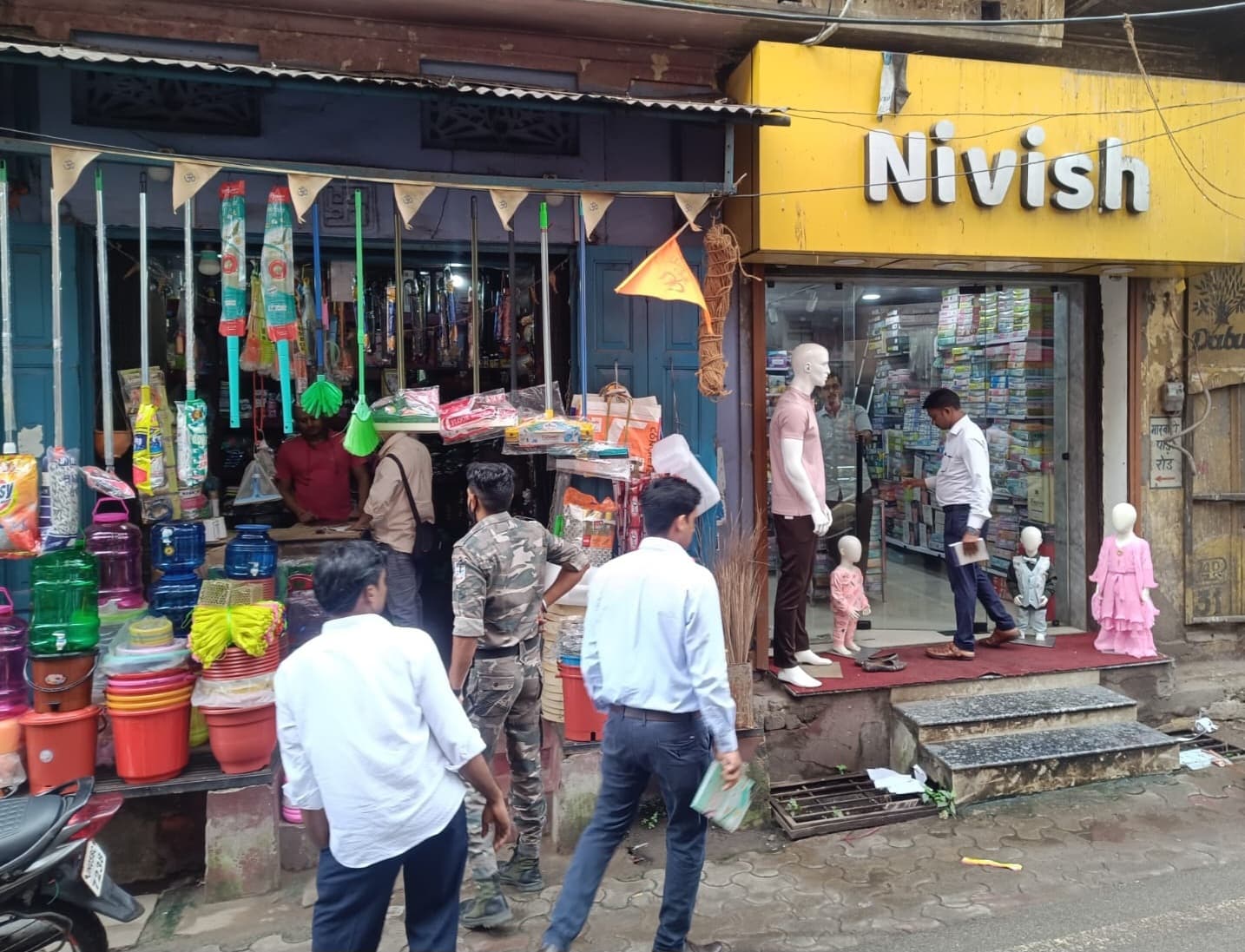 Jamshedpur News : जुगसलाई नगर परिषद में चलाया गया ट्रेड लाइसेंस जांच अभियान