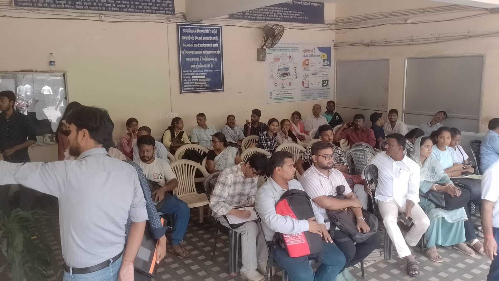 Dhanbad News: एमबीबीएस : स्टेट कोटे से 72 छात्रों ने लिया नामांकन