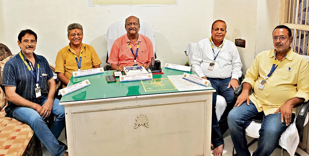 Chaibasa News : ''''चेंबर को ट्रस्टियों को निकालने का अधिकार नहीं ''''