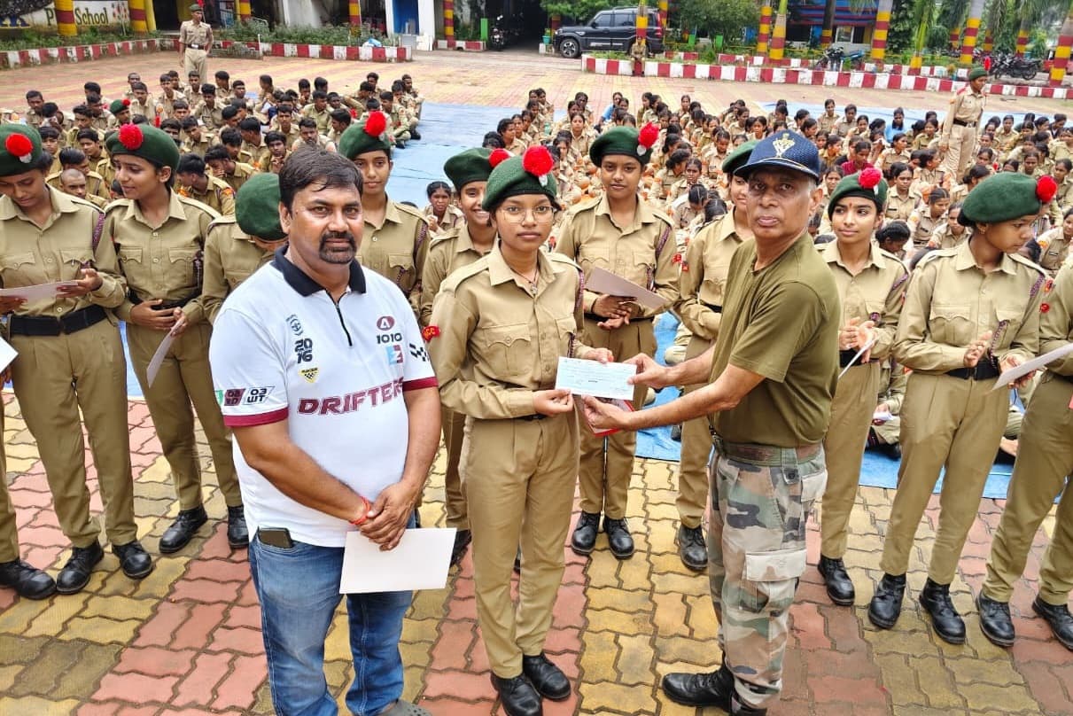 Dhanbad News : बड्स गार्डेन के एनसीसी कैंप में रक्तदान शिविर