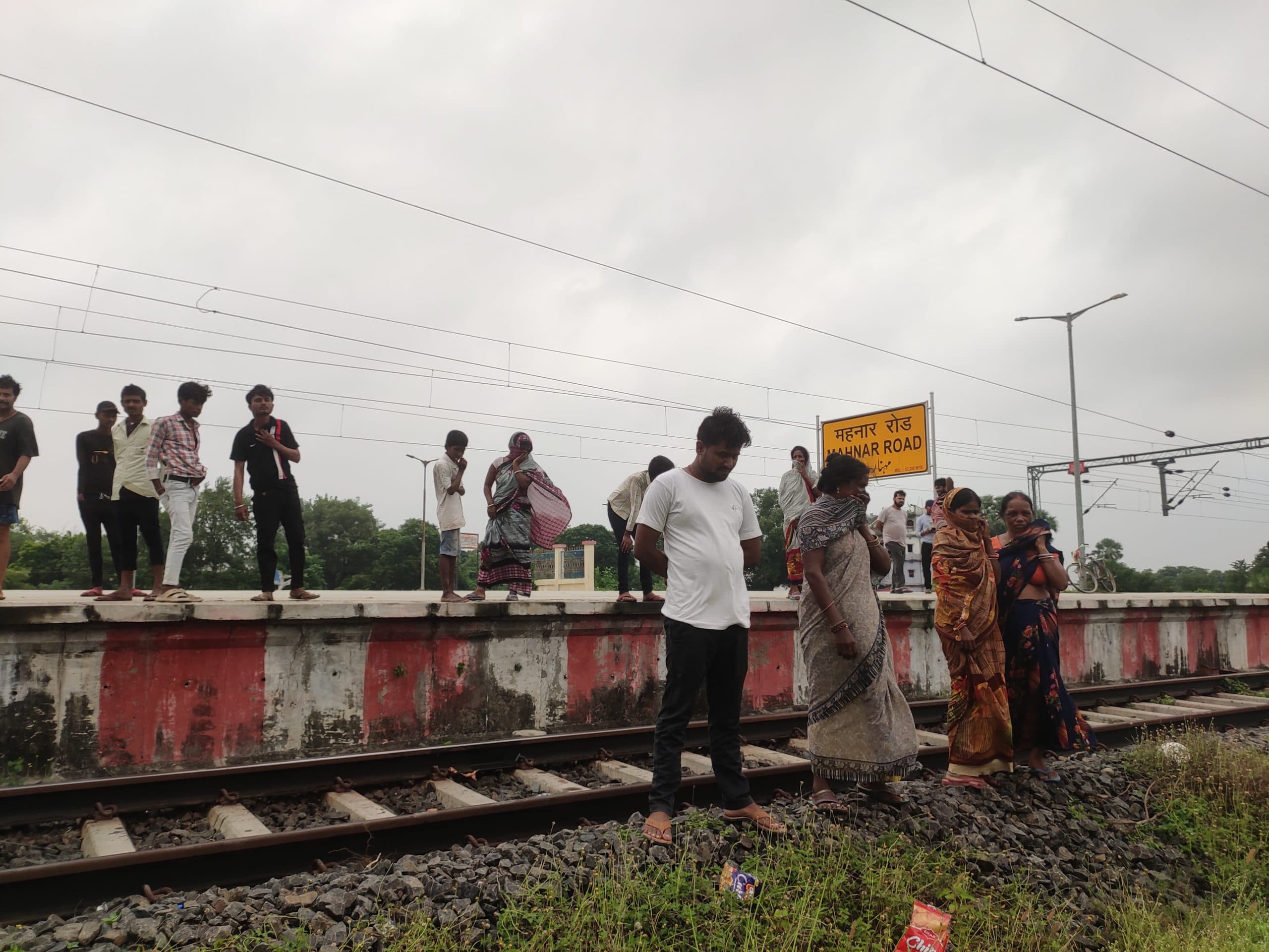 hajipur news. महनार रोड रेलवे स्टेशन पर मिला वृद्ध महिला का शव