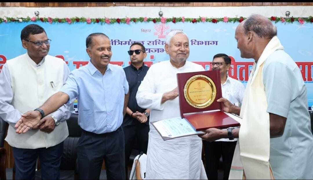 प्रसिद्ध लेखक डॉ शिवनारायण को मिला बीपी मंडल पुरस्कार