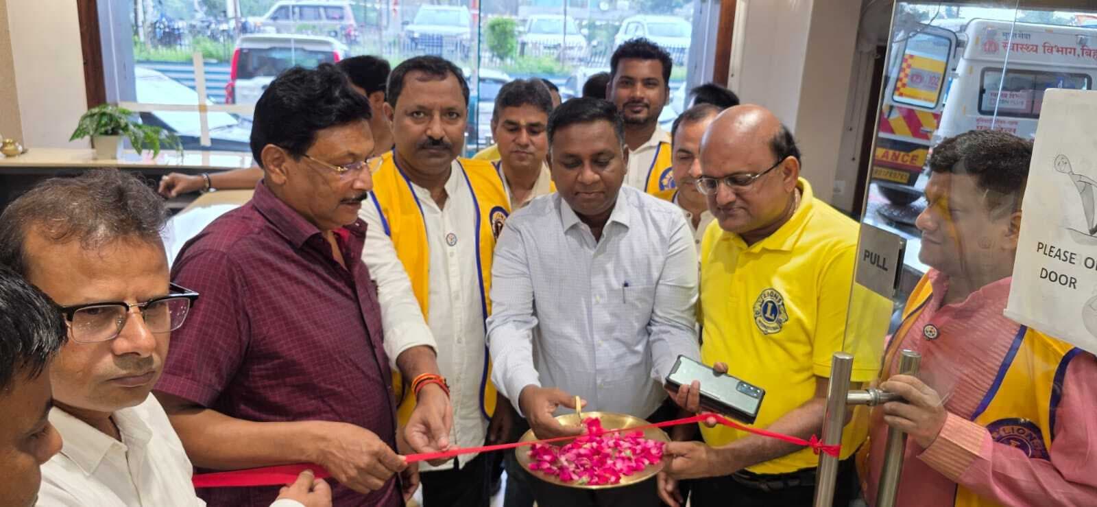 शिविर में 55 लोगों ने किया रक्तदान