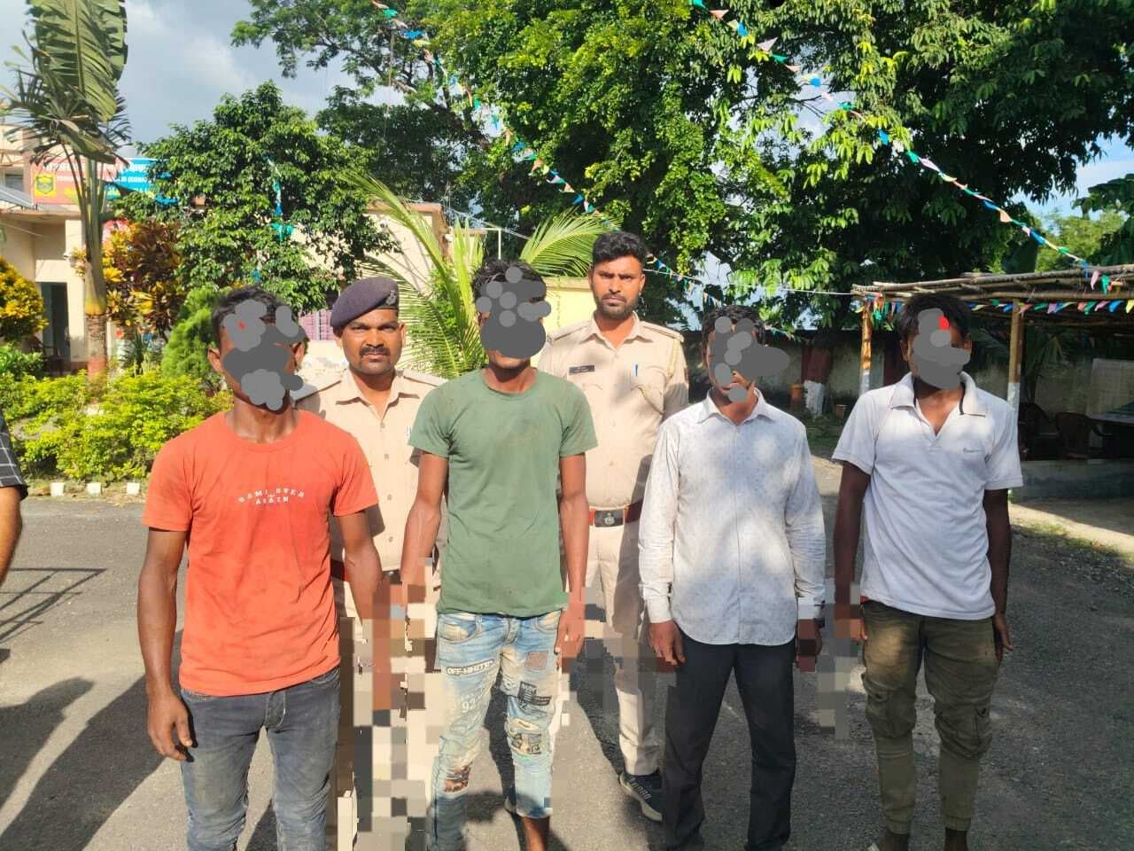 चोरी के पंपिंग सेट के साथ चार चोर गिरफ्तार