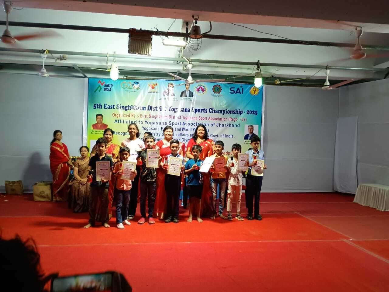East singhbhum yogasna sport championship: सीनियर वर्ग में मोहित व नेहा कुमारी ने जीता खिताब
