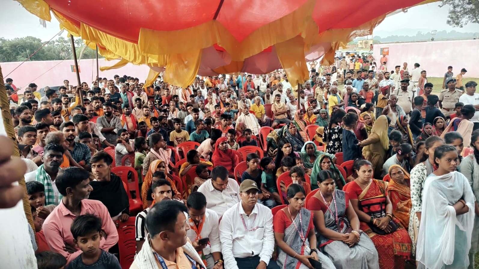 डिप्टी सीएम विजय सिन्हा ने तेतरहाट व नोनगढ़ पंचायत में किया जनकल्याण संवाद