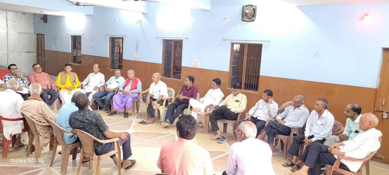 संस्कृत शिक्षक संघ के सदस्यों ने वेतन विसंगति पर की चर्चा