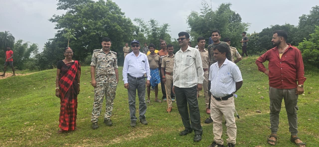 Giridih News :सुरक्षा व्यवस्था के बीच दखल दहानी का हुआ कार्य