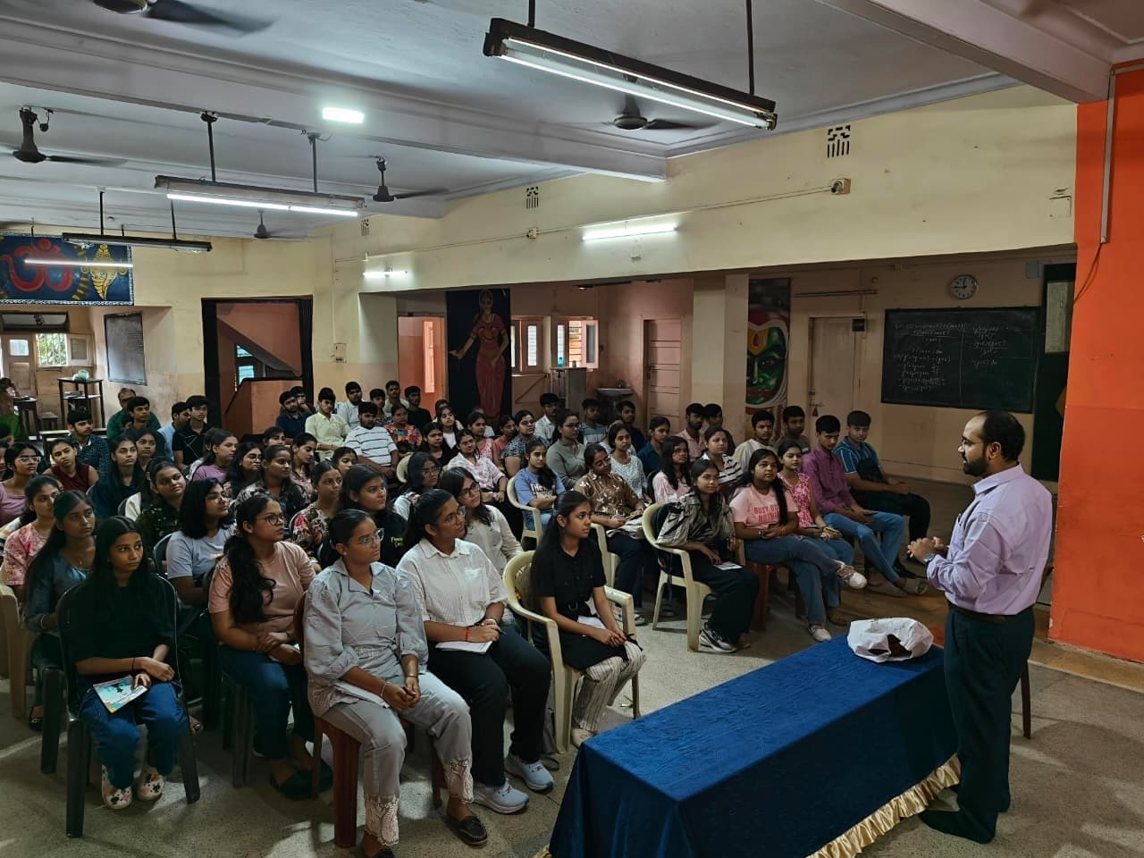 Dhanbad News: कैरियर काउंसेलिंग से विद्यार्थियों का बढ़ता है आत्मविश्वास