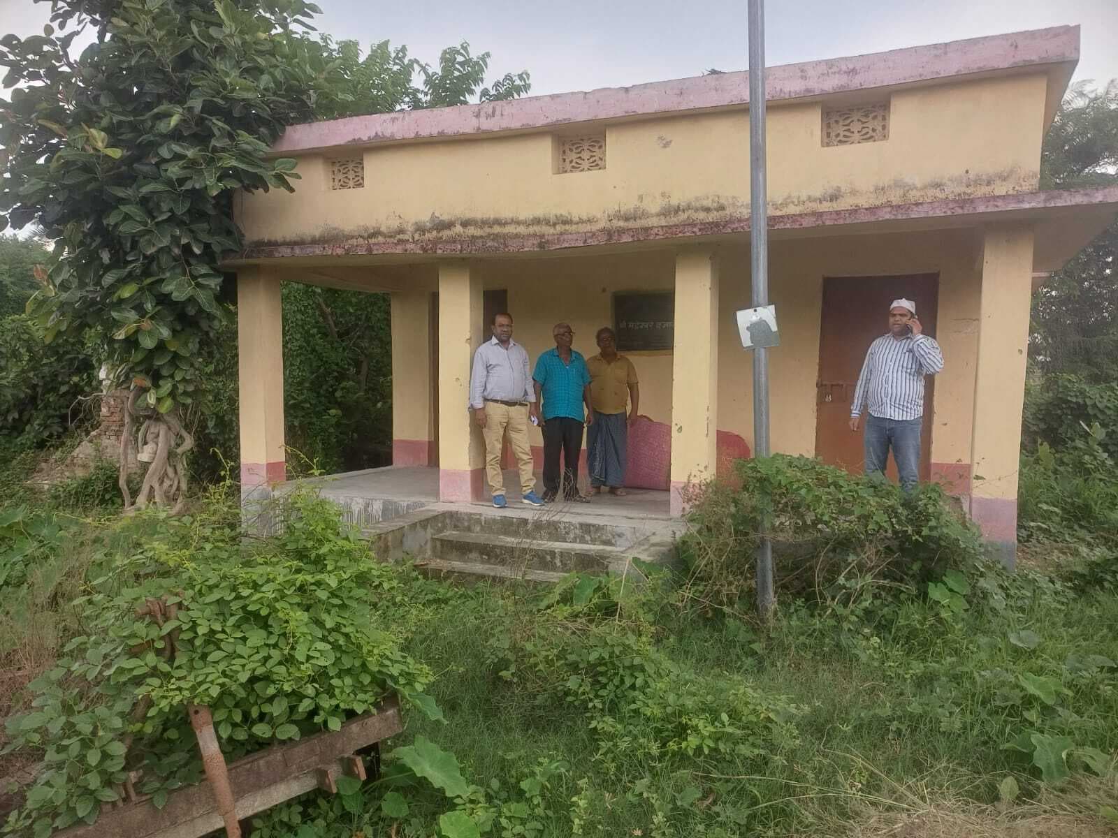 Samastipur News:स्वास्थ्य उपकेंद्र के लिए चिकित्सा पदाधिकारी ने किया स्थल निरीक्षण